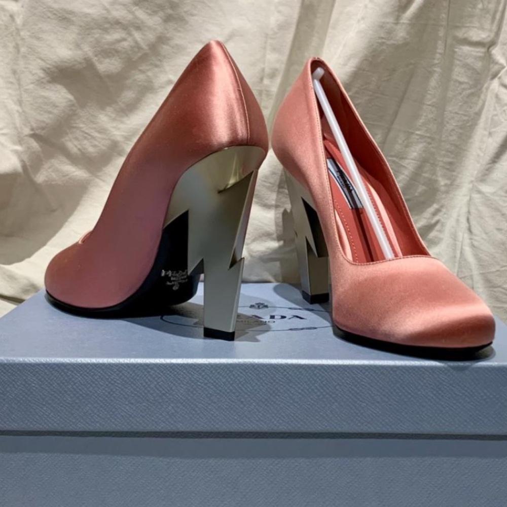 Prada lighting bold pink new - Picture 4 of 6
